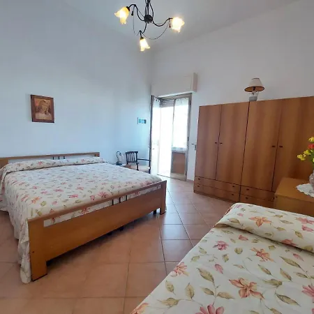 A 600 Mt Dal Mare A Holiday home *